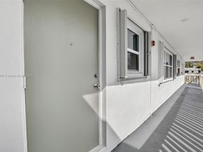 1354 N 12th Ct 11B, Hollywood FL 33019