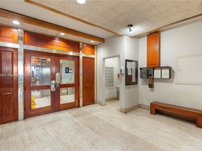 825 Brickell Bay Dr 1042, Miami FL 33131