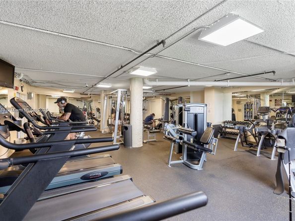 825 Brickell Bay Dr 1042, Miami FL 33131