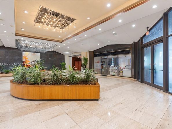 825 Brickell Bay Dr 1042, Miami FL 33131