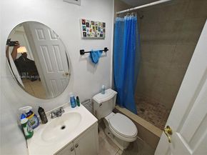 825 Brickell Bay Dr 1042, Miami FL 33131