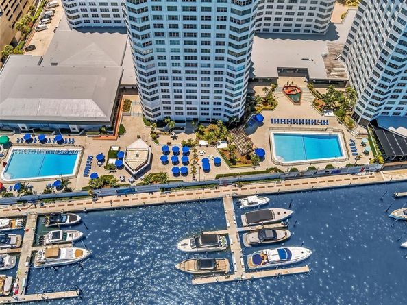 825 Brickell Bay Dr 1042, Miami FL 33131