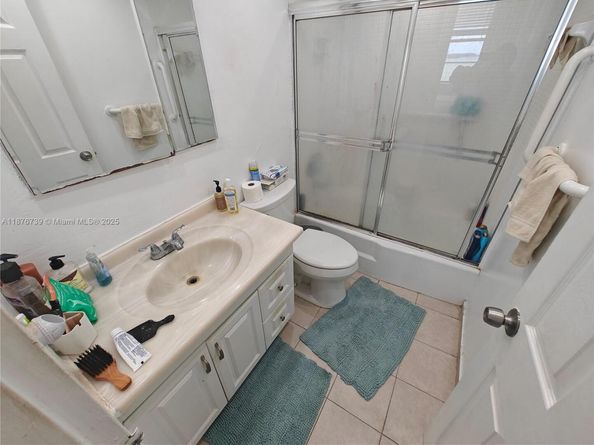 825 Brickell Bay Dr 1042, Miami FL 33131