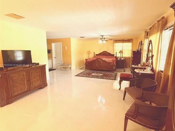 18901 SW 53rd St, Southwest Ranches FL 33332
