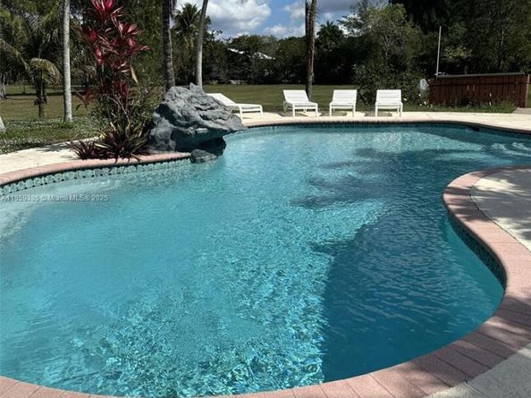18901 SW 53rd St, Southwest Ranches FL 33332