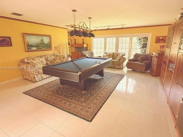 18901 SW 53rd St, Southwest Ranches FL 33332