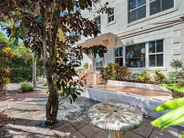 1320 Drexel Ave 200, Miami Beach FL 33139