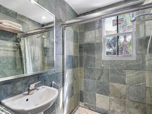 1320 Drexel Ave 200, Miami Beach FL 33139