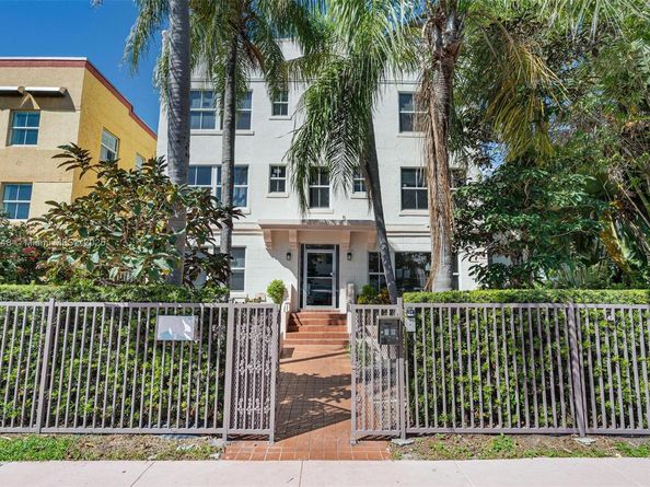 1320 Drexel Ave 200, Miami Beach FL 33139