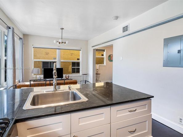 1320 Drexel Ave 200, Miami Beach FL 33139