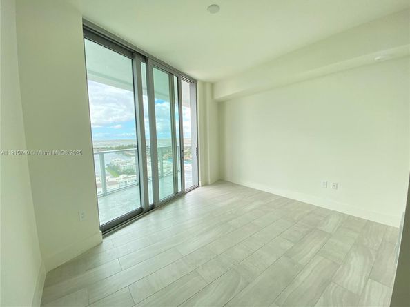 2000 Metropica Way 2104, Sunrise FL 33323