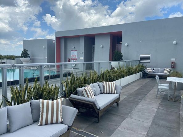 2000 Metropica Way 2104, Sunrise FL 33323