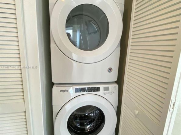 2000 Metropica Way 2104, Sunrise FL 33323