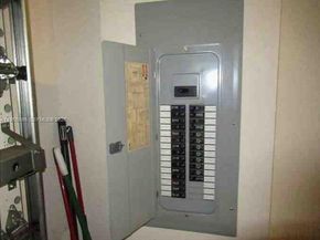 3195 NW 31st Ter, Oakland Park FL 33309