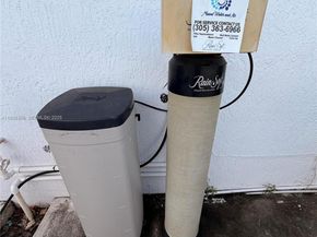 2850 NW 56th St, Miami FL 33142