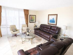 20335 W Country Club Dr 2509, Aventura FL 33180