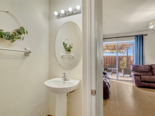 134 SE 28th Ter 6, Homestead FL 33033