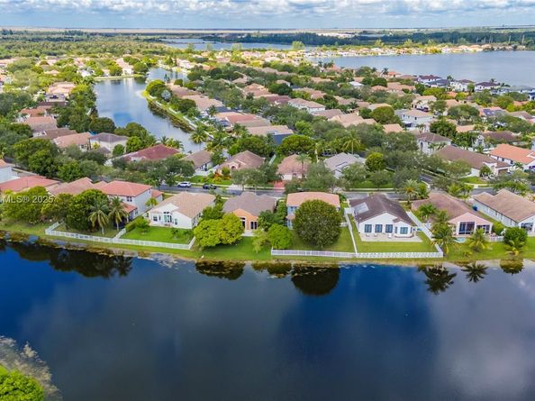 2791 SW 190th Ave, Miramar FL 33029