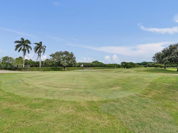 1502 Whitehall Dr 205, Davie FL 33324