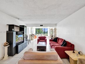 1502 Whitehall Dr 205, Davie FL 33324