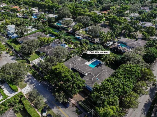 1060 Alfonso Ave, Coral Gables FL 33146