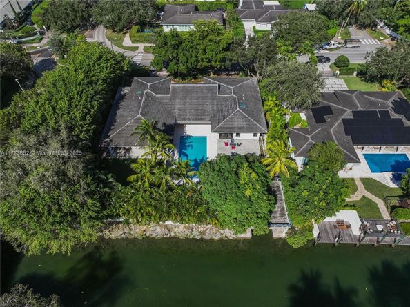 1060 Alfonso Ave, Coral Gables FL 33146