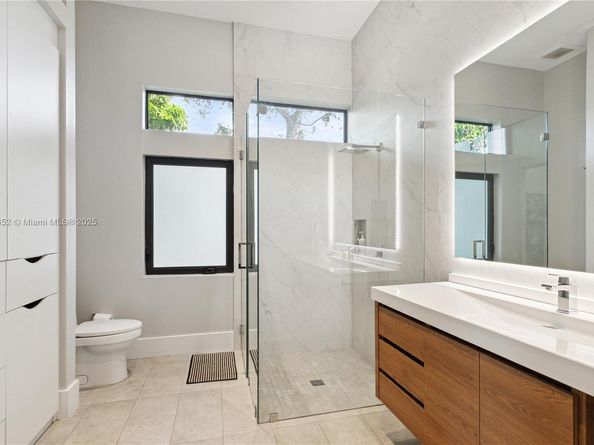 1060 Alfonso Ave, Coral Gables FL 33146