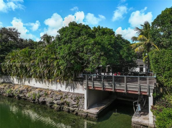 1060 Alfonso Ave, Coral Gables FL 33146