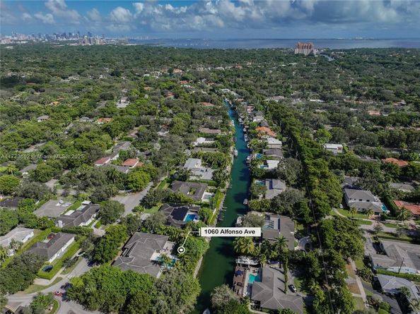 1060 Alfonso Ave, Coral Gables FL 33146