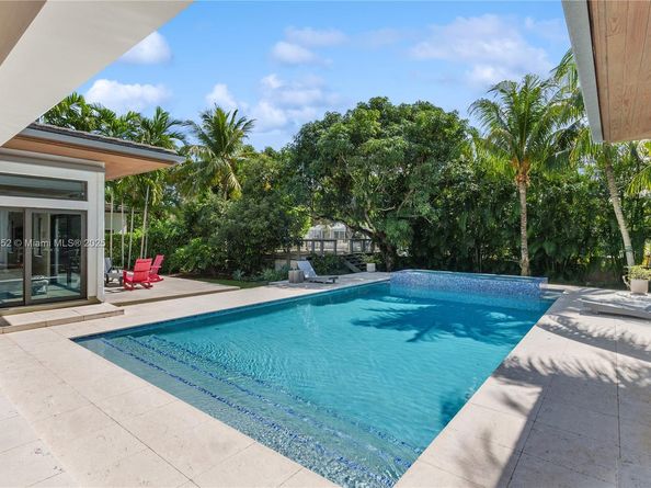 1060 Alfonso Ave, Coral Gables FL 33146