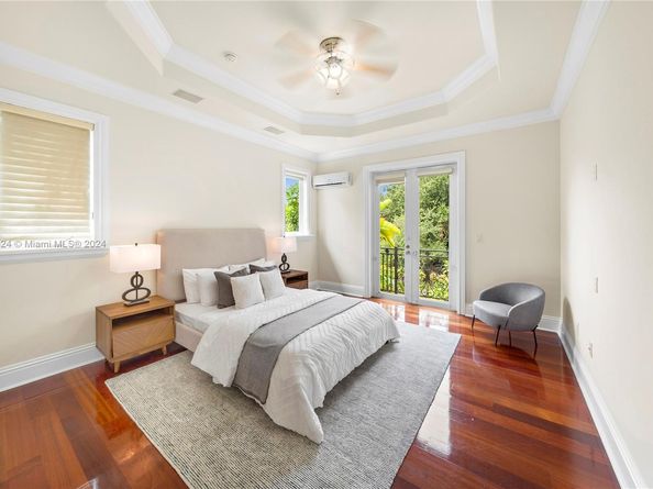 5770 La Luneta Ave, Miami FL 33155