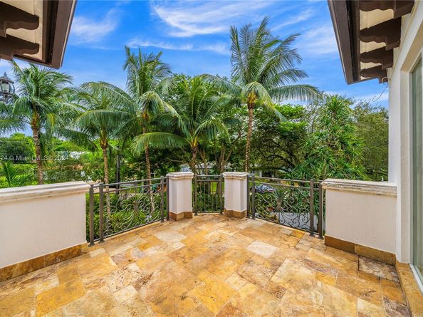 5770 La Luneta Ave, Miami FL 33155