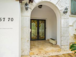 5770 La Luneta Ave, Miami FL 33155