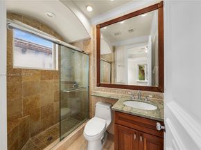 5770 La Luneta Ave, Miami FL 33155