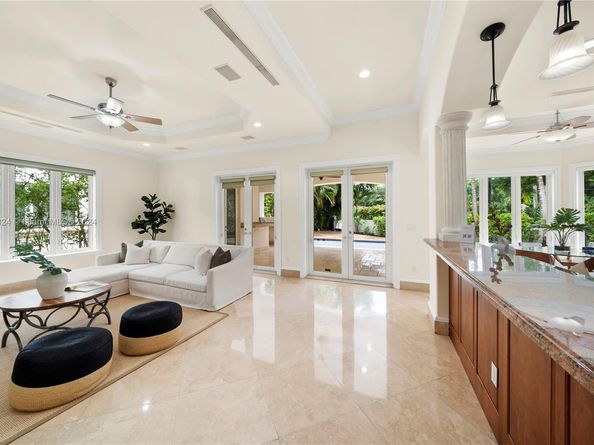 5770 La Luneta Ave, Miami FL 33155