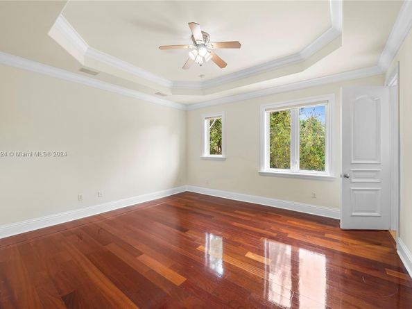 5770 La Luneta Ave, Miami FL 33155