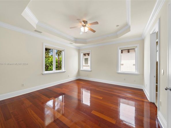 5770 La Luneta Ave, Miami FL 33155