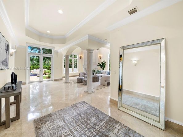 5770 La Luneta Ave, Miami FL 33155