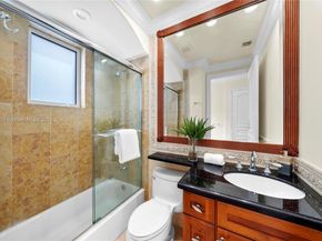 5770 La Luneta Ave, Miami FL 33155