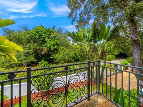 5770 La Luneta Ave, Miami FL 33155