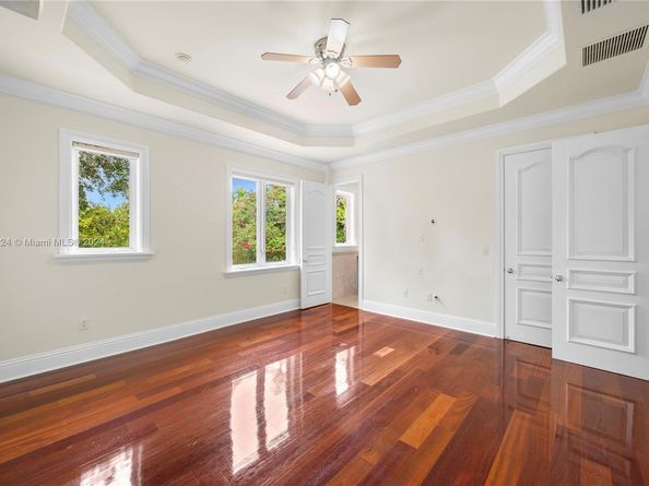 5770 La Luneta Ave, Miami FL 33155