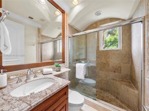 5770 La Luneta Ave, Miami FL 33155