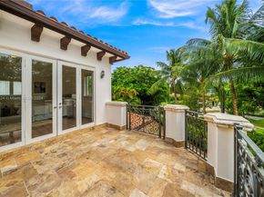 5770 La Luneta Ave, Miami FL 33155