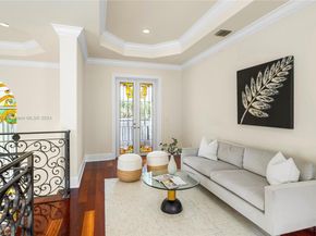 5770 La Luneta Ave, Miami FL 33155