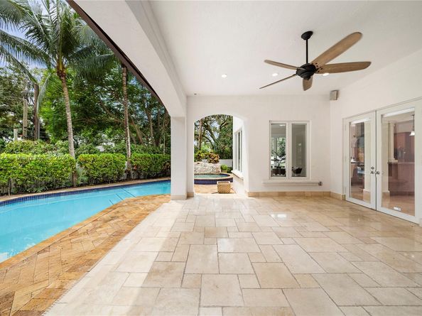 5770 La Luneta Ave, Miami FL 33155