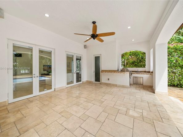 5770 La Luneta Ave, Miami FL 33155