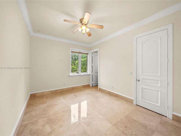 5770 La Luneta Ave, Miami FL 33155