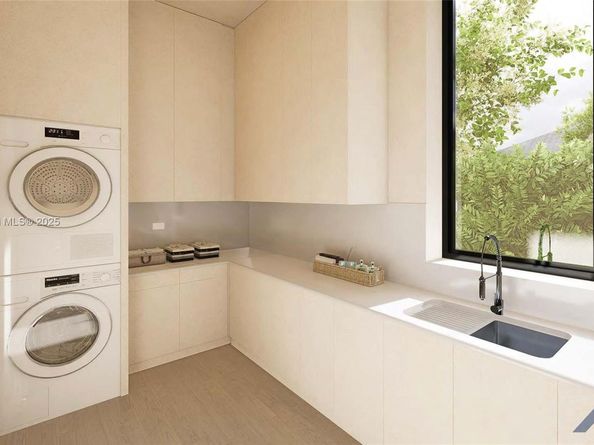 235 N Shore Dr, Miami Beach FL 33141