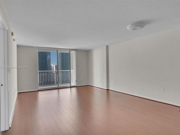 1200 Brickell Bay Dr 2821, Miami FL 33131