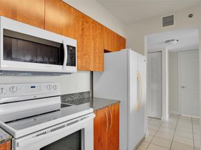 1200 Brickell Bay Dr 2821, Miami FL 33131